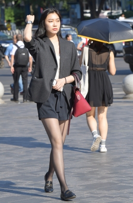 ��Բ����ĺ�˿������������